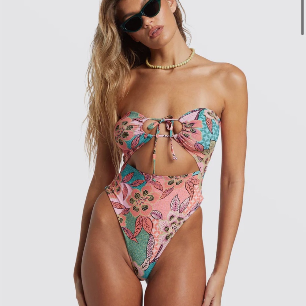 Billabongwomens colorful onepiece
